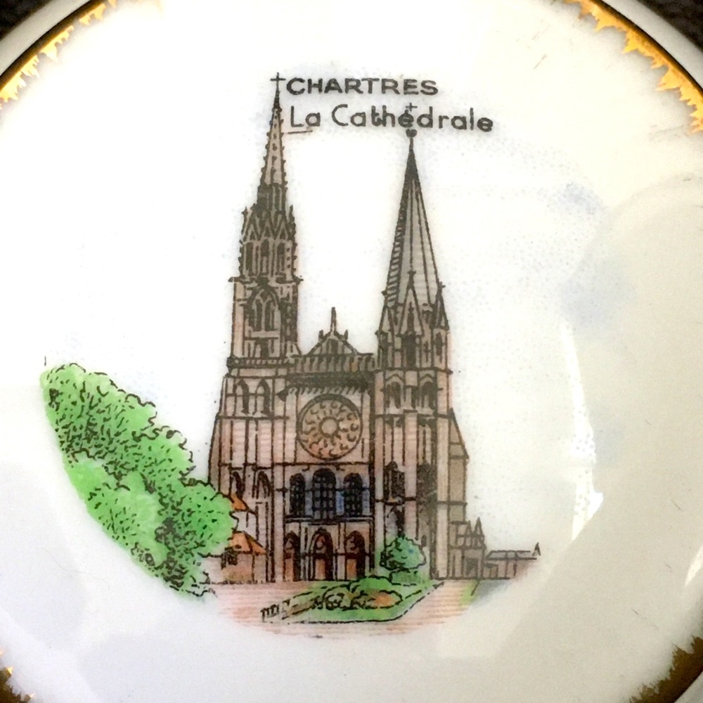 LIMOGES Vintage Trinket Box “Chartres Cathedral”
